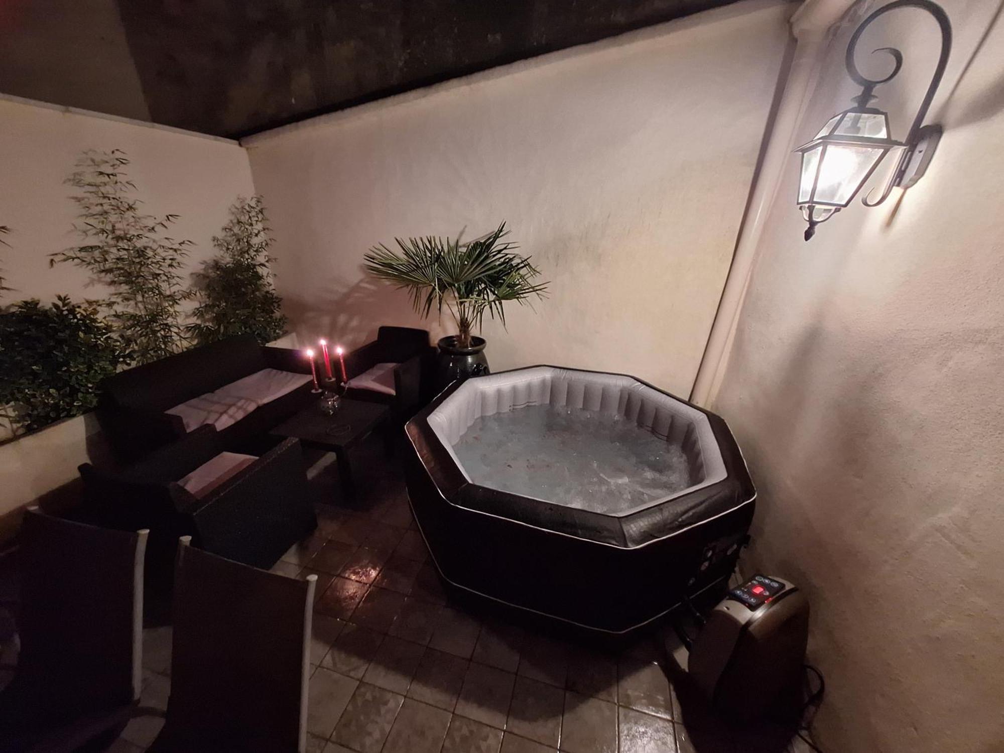 La Bonbonniere Gite De Charme Avec Jacuzzi Malaucene Bagian luar foto