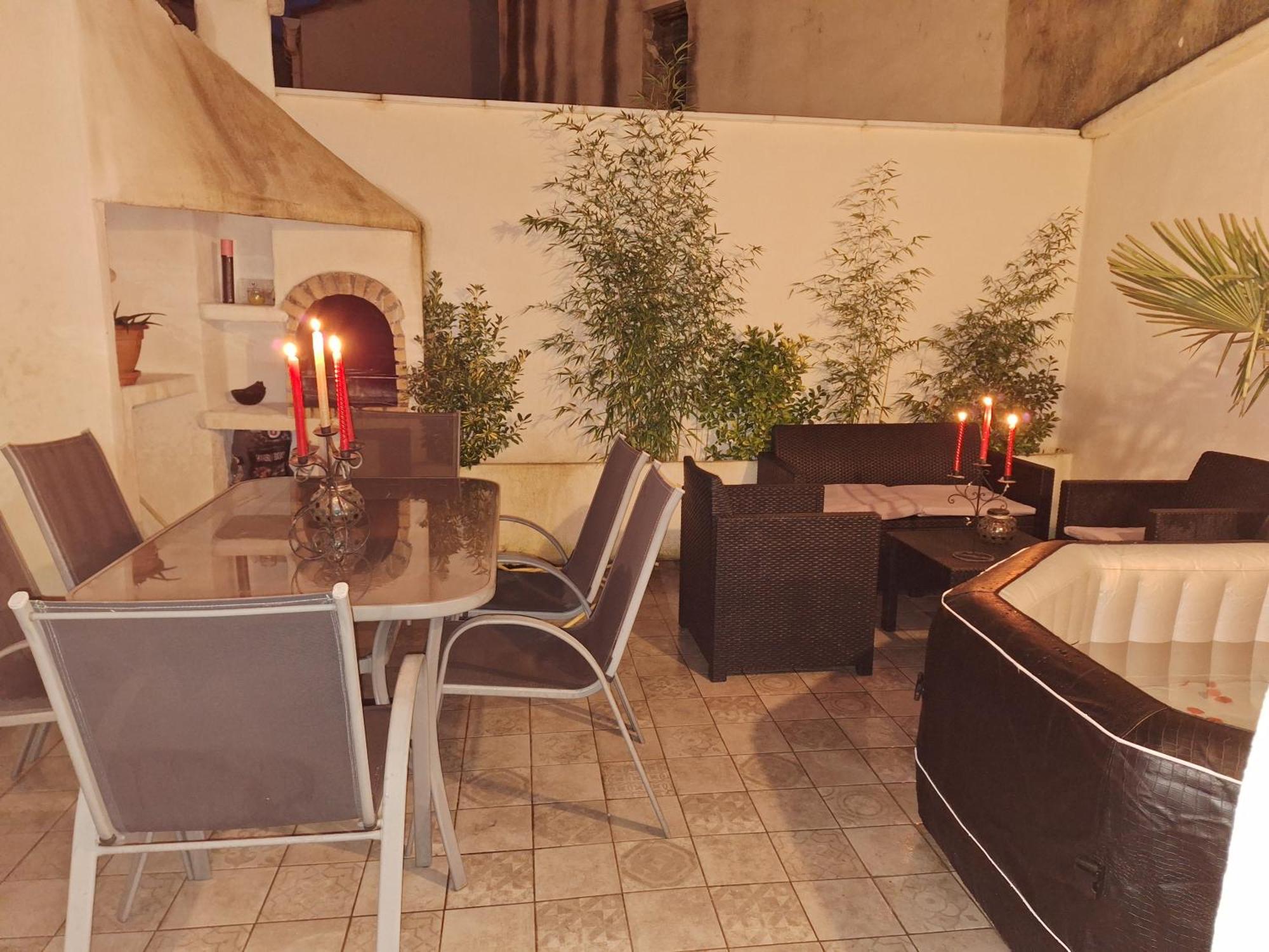 La Bonbonniere Gite De Charme Avec Jacuzzi Malaucene Bagian luar foto